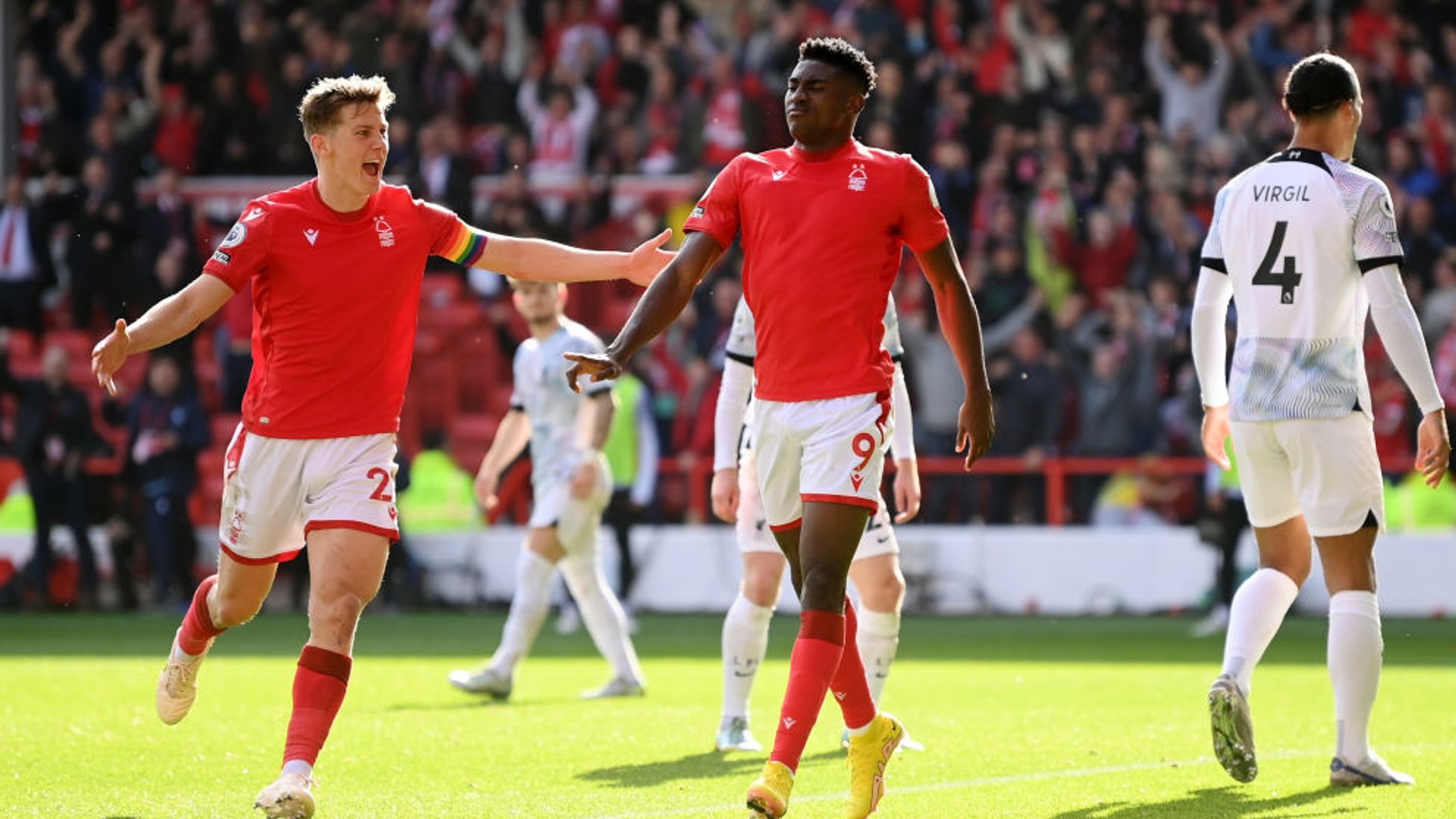 还在更广阔 还在更广阔