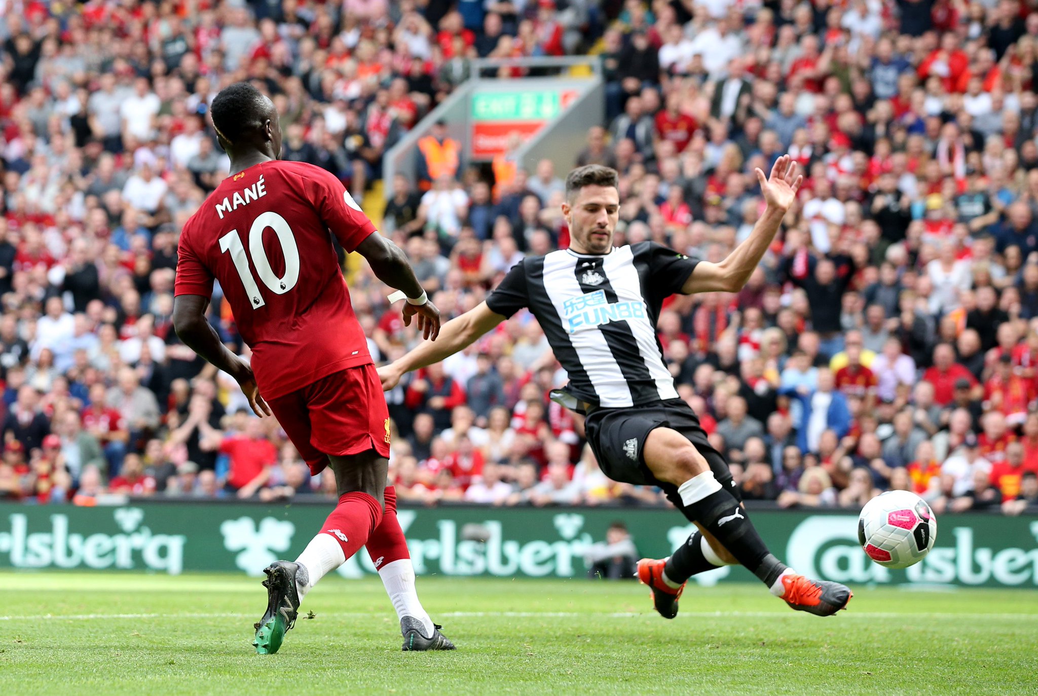 球迷周边产 球迷周边产